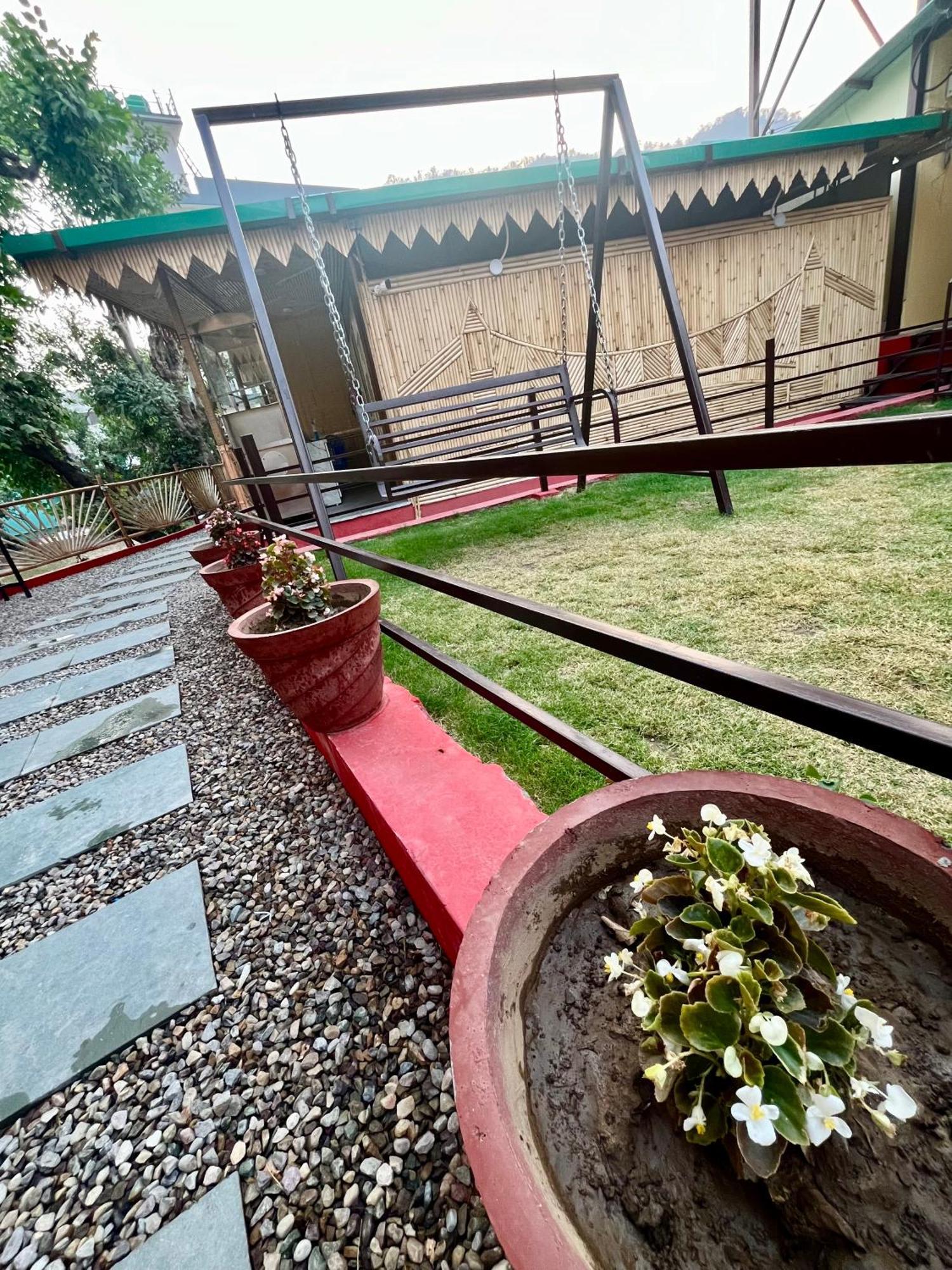 Bamboo Garden Cottages And Cafe Rishikesh Exterior photo